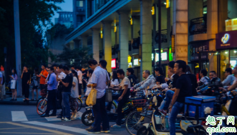 上班總是卡點屬于什么樣的員工 員工上班卡點下班準(zhǔn)點打卡好嗎3