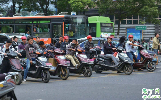 電動(dòng)車電瓶充電很快充滿是怎么回事 電瓶車為什么充不進(jìn)電怎么辦2