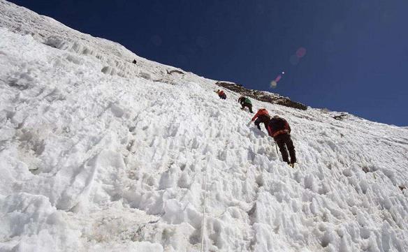 登山有風(fēng)險 小心加謹(jǐn)慎 驢友戶外登山旅游注意事項(xiàng)有哪些